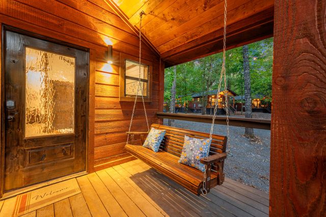 Birch, Please! | Broken Bow, Oklahoma | HochaCabins